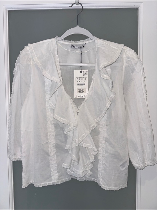 Zara Tops - ZARA White Ruffled V-Neck Blouse